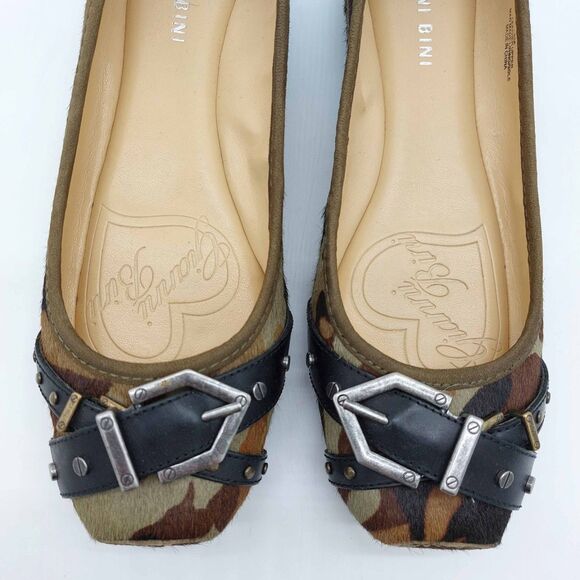 Gianni Bini Camo Haircalf Ballet Flats Women’s Sz 8M Leather Upper Buckle Studs - Picture 10 of 11